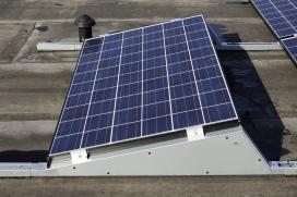 Structure portante sans lestage pour 400m² de panneaux photovoltaïques